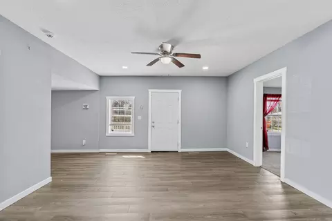 Living - 2517 W Phelps St, Springfield, MO 65802 photo 4 of 4