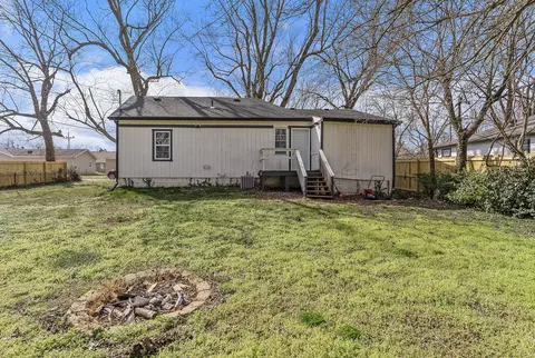 Exterior - 2517 W Phelps St, Springfield, MO 65802 photo 7 of 8