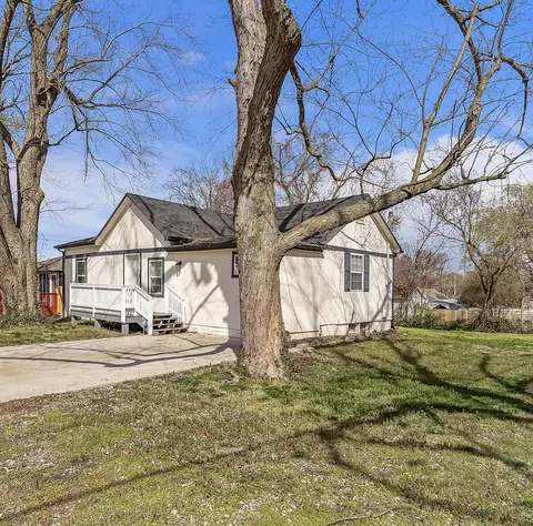 2517 W Phelps St, Springfield, MO 65802