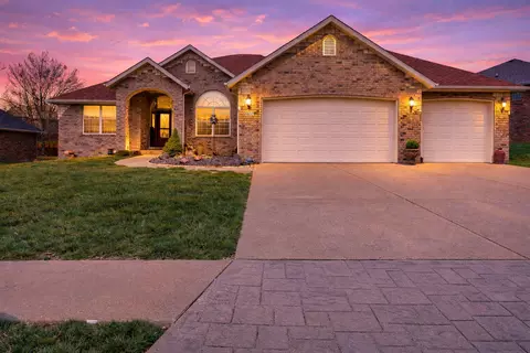 2729 N 24th St, Ozark, MO 65721