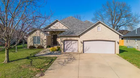 925 E Weldon Dr, Nixa, MO 65714 photo 2