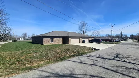 625-723 Hawthorne St, Houston, MO 65483