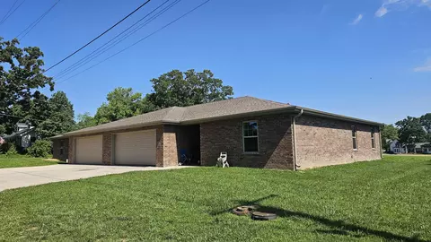 625-723 Hawthorne St, Houston, MO 65483