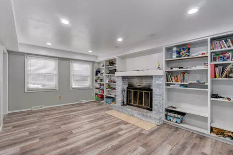 Living - 2317 S Hilton Ave, Springfield, MO 65807 photo 3 of 8