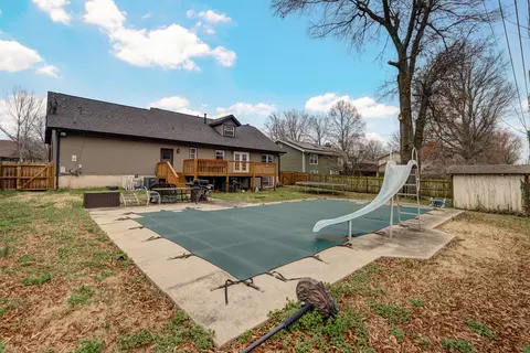 Exterior - 2317 S Hilton Ave, Springfield, MO 65807 photo 7 of 10