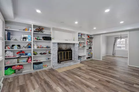 Living - 2317 S Hilton Ave, Springfield, MO 65807 photo 4 of 8