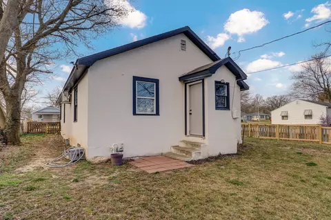 601 E Highland St, Aurora, MO 65605 photo 27