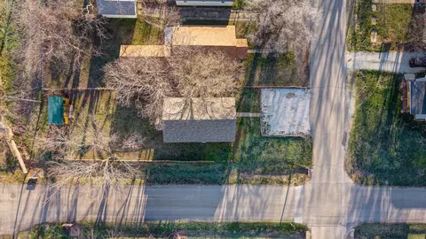 601 E Highland St, Aurora, MO 65605 photo 19