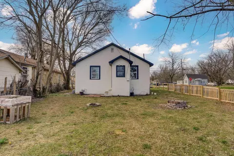 601 E Highland St, Aurora, MO 65605 photo 31