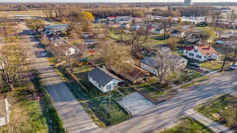 601 E Highland St, Aurora, MO 65605 photo 29