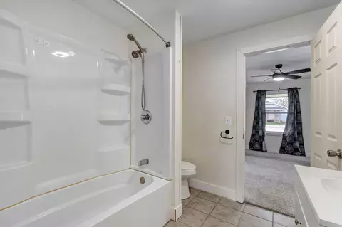 601 E Highland St, Aurora, MO 65605 photo 21