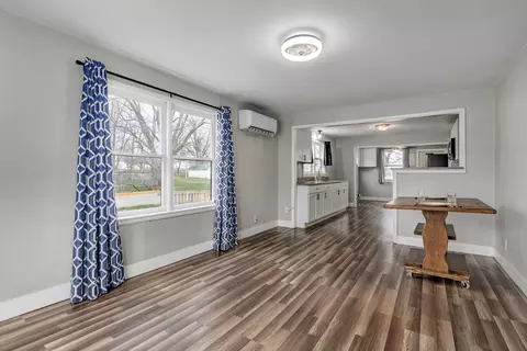 601 E Highland St, Aurora, MO 65605 photo 7