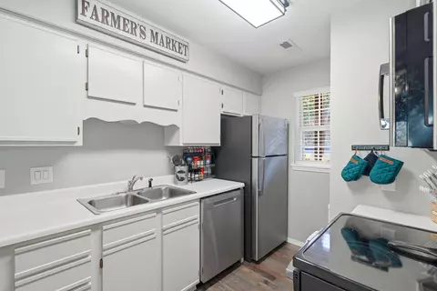 Kitchen - 250 Berry Dr #A7, Branson, MO 65616 photo 2 of 3