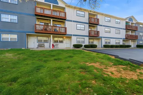 Exterior - 250 Berry Dr #A7, Branson, MO 65616 photo 4 of 6