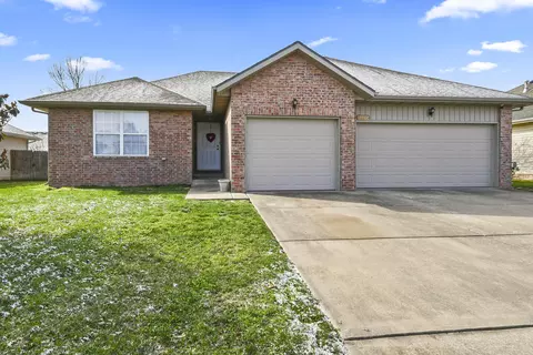 2504 W Brook Ridge St, Springfield, MO 65803