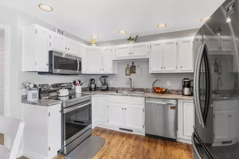 Kitchen - 4418 W State St, Springfield, MO 65802 photo 1 of 2