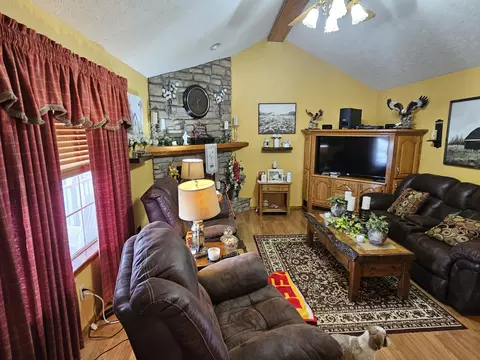 202 W Santee St, Wheaton, MO 64874 photo 4