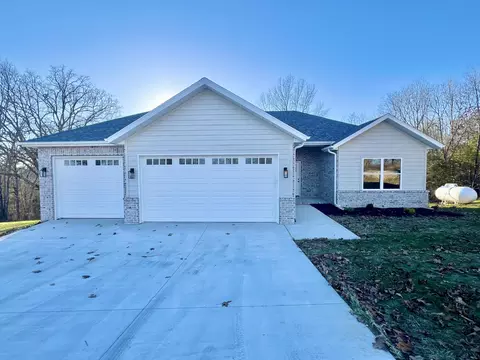 648 Panorama Dr, Cape Fair, MO 65624
