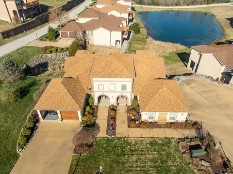 157 N Tuscany Dr, Hollister, MO 65672