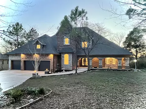 2665 W Blakey St, Springfield, MO 65810