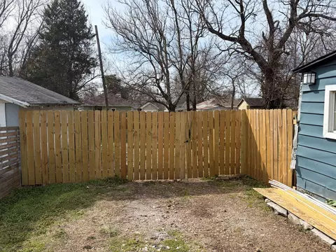 Exterior - 2243 N Taylor Ave, Springfield, MO 65803 photo 2 of 4