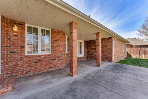 Exterior - 3755 W Eaglecrest St, Battlefield, MO 65619 photo 5 of 9