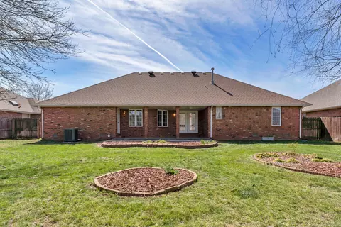 Exterior - 3755 W Eaglecrest St, Battlefield, MO 65619 photo 8 of 9