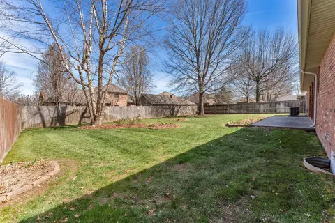 Exterior - 3755 W Eaglecrest St, Battlefield, MO 65619 photo 7 of 9