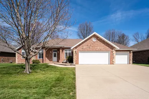 3755 W Eaglecrest St, Battlefield, MO 65619