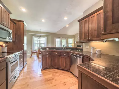Kitchen - 555 E Farm Road 84, Springfield, MO 65803 photo 4 of 5