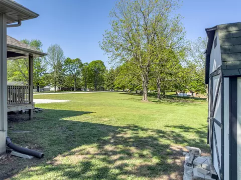 Exterior - 555 E Farm Road 84, Springfield, MO 65803 photo 3 of 7