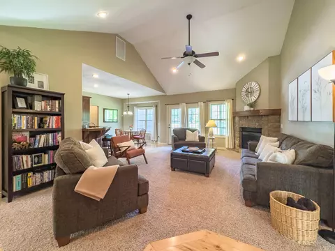 Living - 555 E Farm Road 84, Springfield, MO 65803 photo 1 of 6