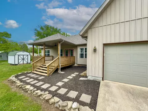 Exterior - 555 E Farm Road 84, Springfield, MO 65803 photo 4 of 7