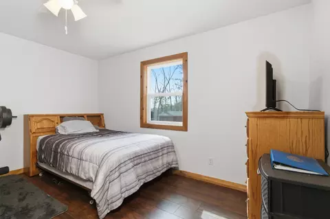 Bedroom - 1404 County Road 154, Brixey, MO 65618 photo 6 of 7