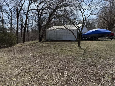 6 Bill Ave, Greenfield, MO 65661