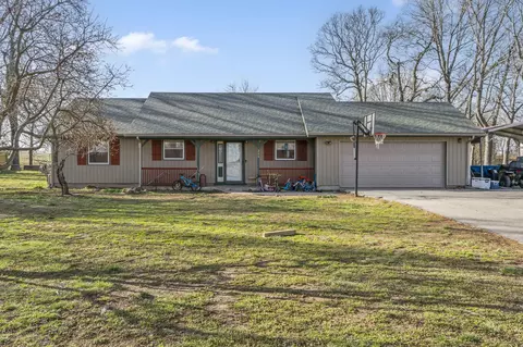 206 Plum St, Sparta, MO 65753