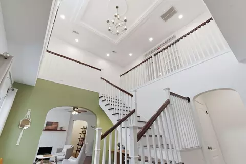 Entry Way - 1834 S Jefferson Ave, Springfield, MO 65807 photo 2 of 3