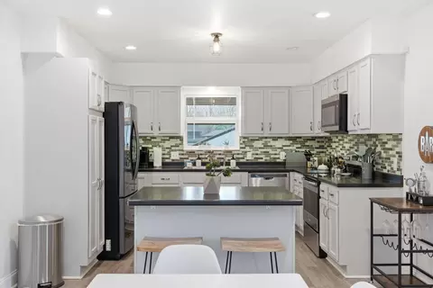 Kitchen - 1834 S Jefferson Ave, Springfield, MO 65807 photo 2 of 3