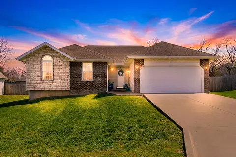 982 S Redwood St, Nixa, MO 65714