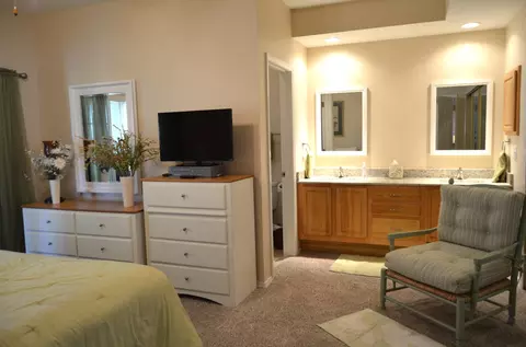 Bedroom - 300 Glory Rd #1, Branson, MO 65616 photo 2 of 3