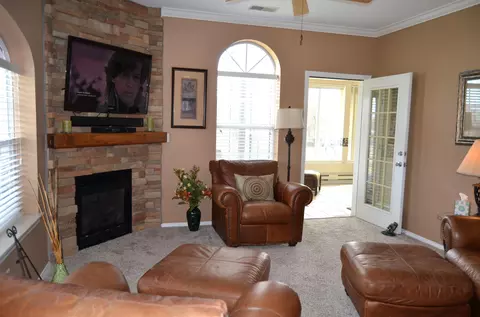 Living - 300 Glory Rd #1, Branson, MO 65616 photo 3 of 4