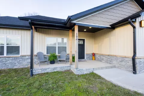 104 Haylee Cir, Monett, MO 65708
