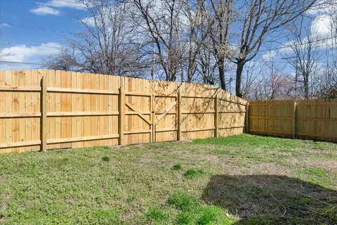 Exterior - 1123 E Blaine St, Springfield, MO 65803 photo 6 of 6