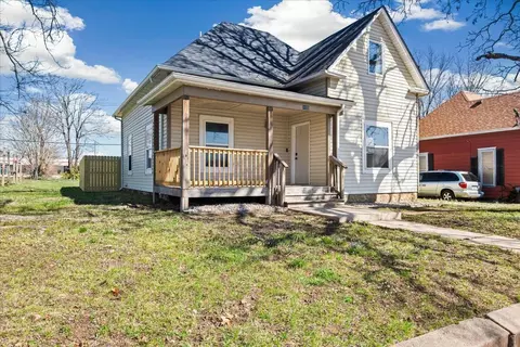 Exterior - 1123 E Blaine St, Springfield, MO 65803 photo 3 of 6