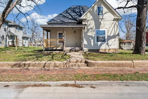 1123 E Blaine St, Springfield, MO 65803