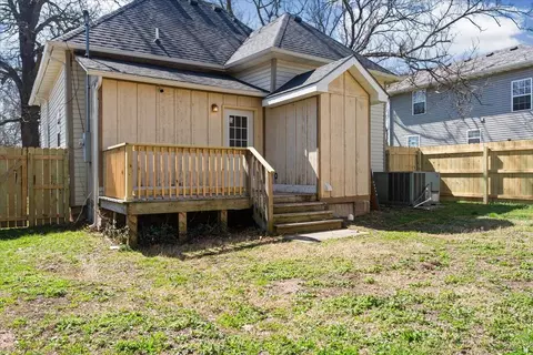 Exterior - 1123 E Blaine St, Springfield, MO 65803 photo 5 of 6