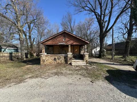 Other - 2545 E Cherry St, Springfield, MO 65802 photo 2 of 4