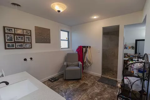 Bath - 222 SE 30th Rd, Lamar, MO 64759 photo 4 of 5