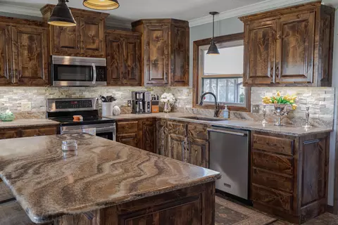 Kitchen - 222 SE 30th Rd, Lamar, MO 64759 photo 3 of 6