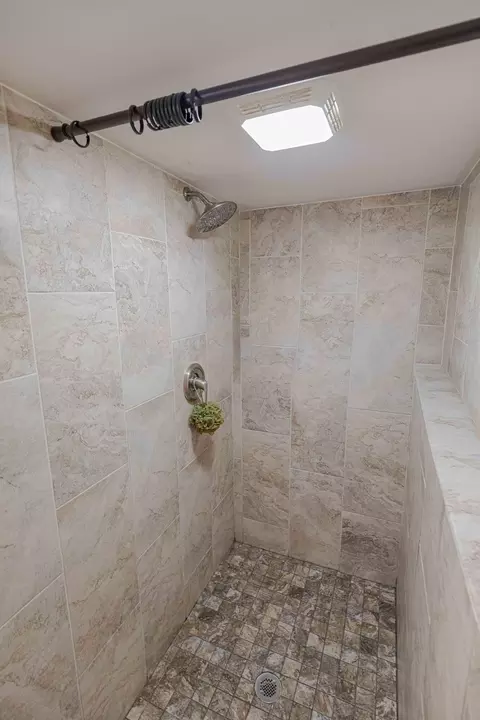 Bath - 222 SE 30th Rd, Lamar, MO 64759 photo 5 of 5